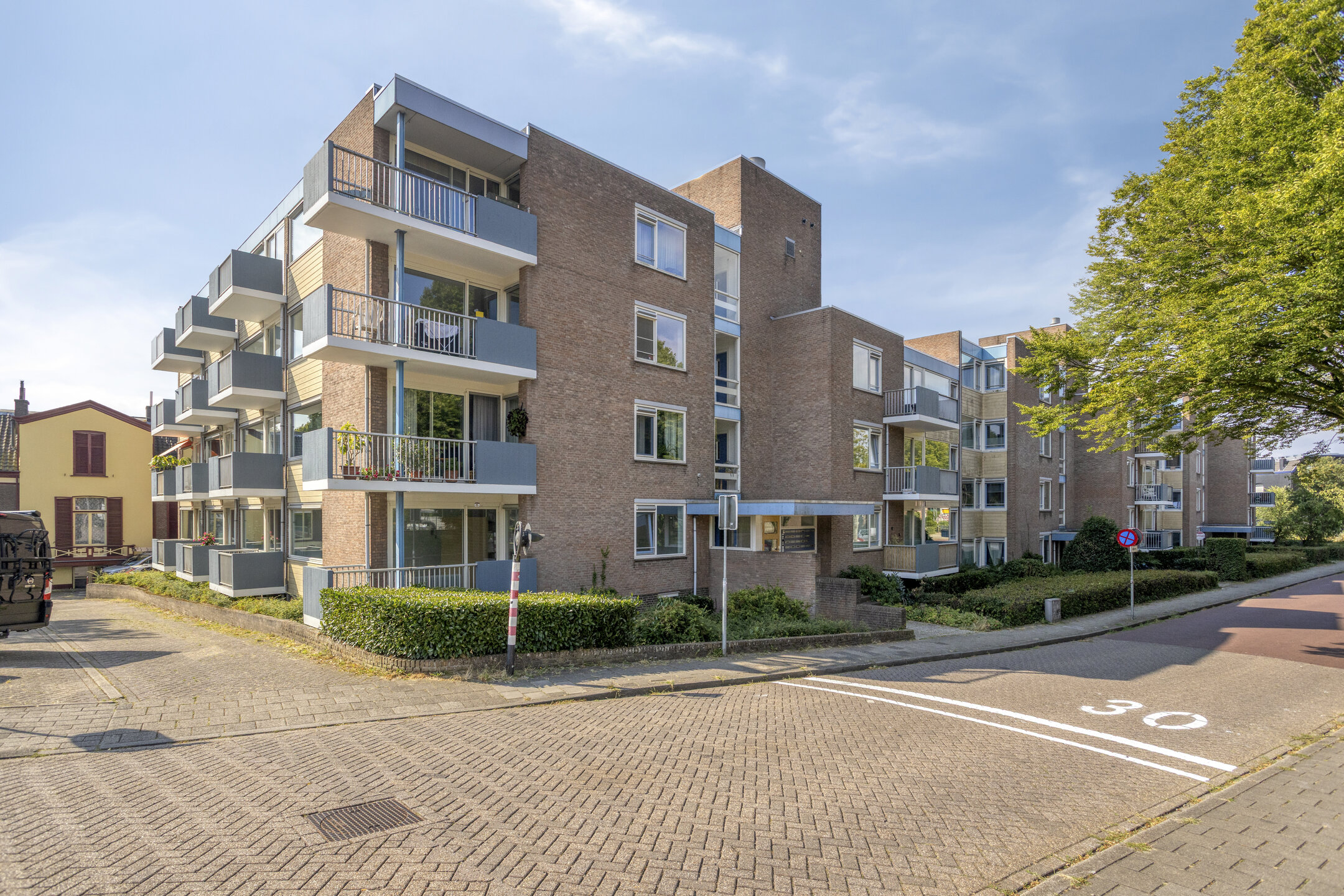 Brugweg 27, Velp